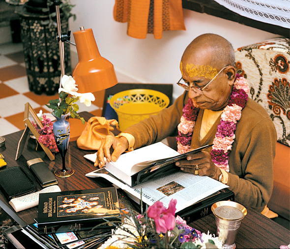 ŚRĪLA PRABHUPĀDA: DON'T BE MISLED BY BOGUS PHILOSOPHIES
