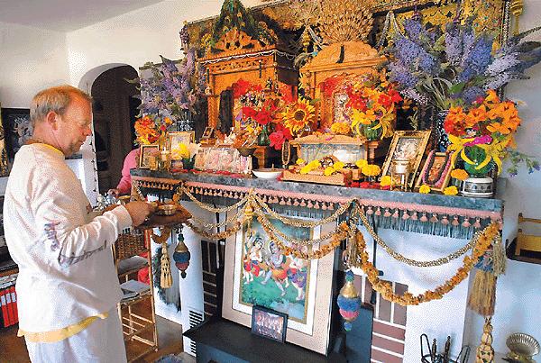 Damaghosa Prabhu's Deity Altar